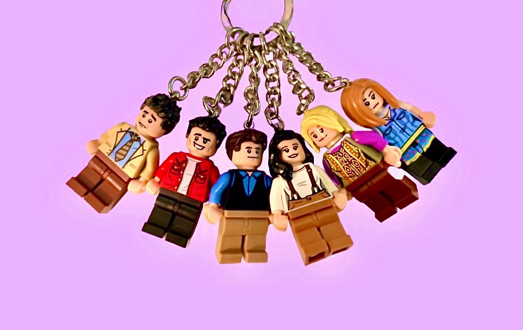 JeffreyKlarik's tweet photo. Chain gang  @FriendsTV https://t.co/63f0gIAdha