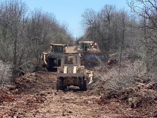 AnthonyBarbina's tweet image. Awesome! Proud of our Rugged Engineers helping @USAGforthood fight the largest fire in the post's history. Great actions shots of our team cutting breaks, containing hot spots, and assisting post, state and local officials!!

#StayRugged @iii_corps @jtfcs @36thENBDE @USAEnReg