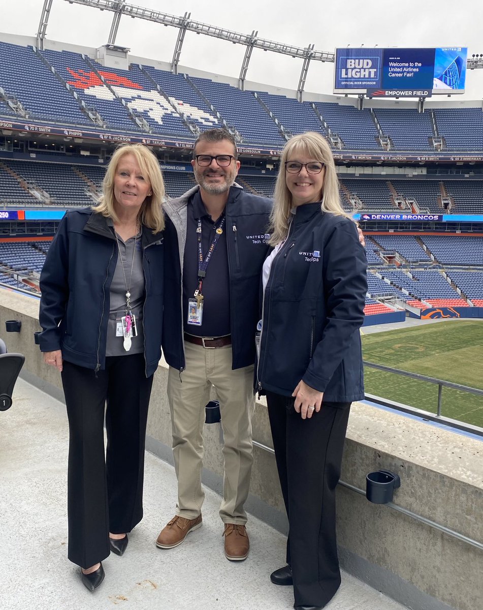 ✈️🏈✈️ Hiring event at Broncos Stadium in the United Club! Awesome turnout!! So proud of our Technical Operations Team!! ✈️🏈✈️ #techops #hiringevent #unitedairlines ⁦@TerenzioMario⁩