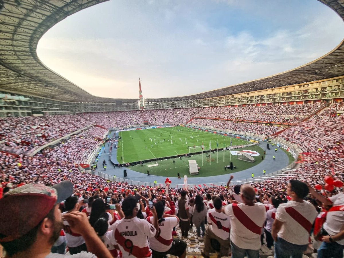 SeleccionPeru's tweet photo. ¡𝕃𝕒 𝕞𝕖𝕛𝕠𝕣 𝕙𝕚𝕟𝕔𝕙𝕒𝕕𝕒 𝕕𝕖𝕝 𝕞𝕦𝕟𝕕𝕠! 🇵🇪

#UnidosSomosMásFuertes
#ArribaPerú 💪🏻 https://t.co/4NAQTPjqd5