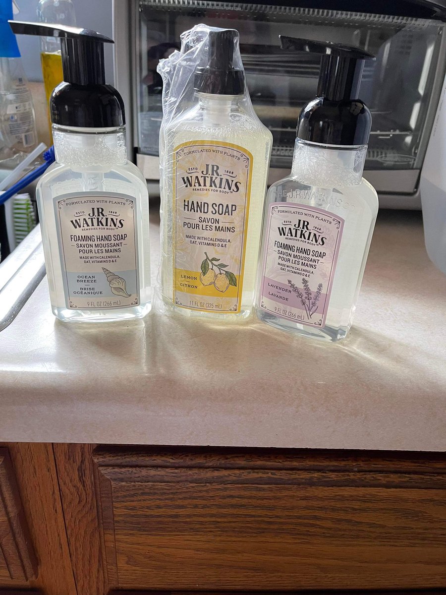 FastlaneBunk12's tweet photo. So excited to receive my free complimentary #voxbox from #influenster for my honest review! First time using #jrwatkins hand soap! It makes my
Hands feel extremely clean! The only thing I would change is the scent being slightly lighter. I highly recommend! https://t.co/mwIa5yOe3X