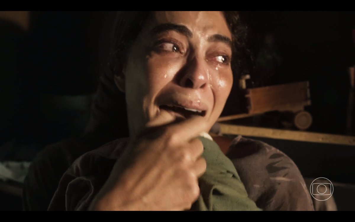 ZAMENZA's tweet photo. Toda dor e o desespero de uma mãe que enterrou três filhos assassinados exposta com brilhantismo por Juliana Paes. A Maria Marruá tinha que ser dela. #Pantanal https://t.co/wF9i1AR4iP