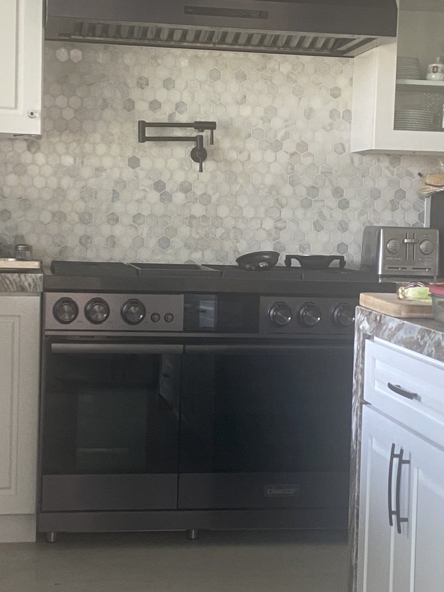 Patty76843365's tweet photo. @KolhagesAppl @DacorKitchen Question!! Where is the serial # on a dacor model# DOP48M96DLM?  It’s installed and I just can’t find it…plz advise. 🙄thx https://t.co/CducZLlcHB