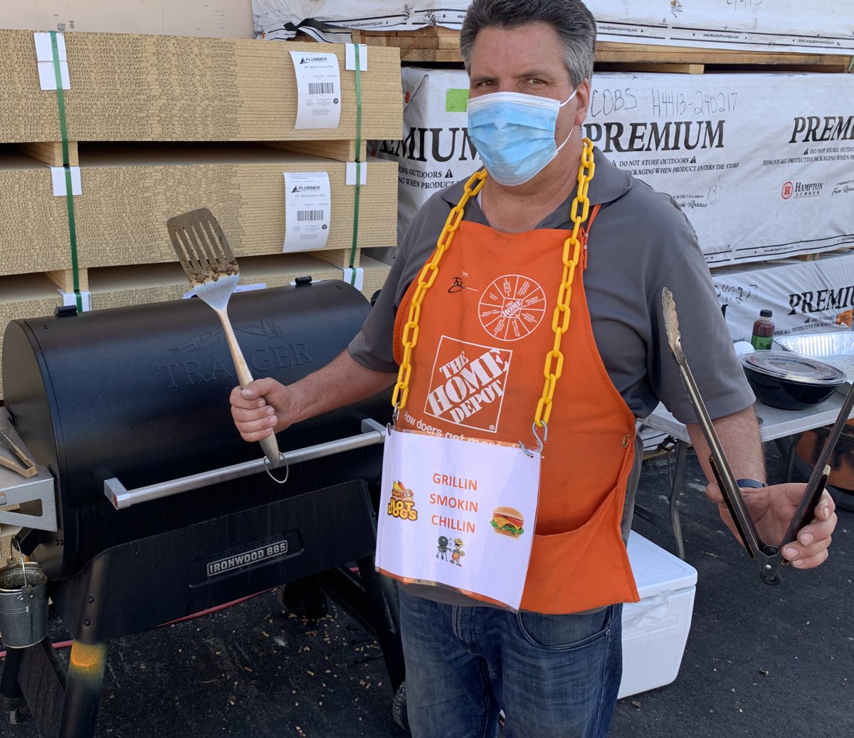 Grillin’ chillin’ and Killin’ Sales! What a great way to spend the weekend celebrating with the #DreamTeam4413 Thank you for your incredible hard work!