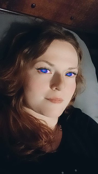 Love in the eyes. https://t.co/e0IoAUIv79<a href="/tag/cosplay"class="tags"><span>#cosplay</span></a>