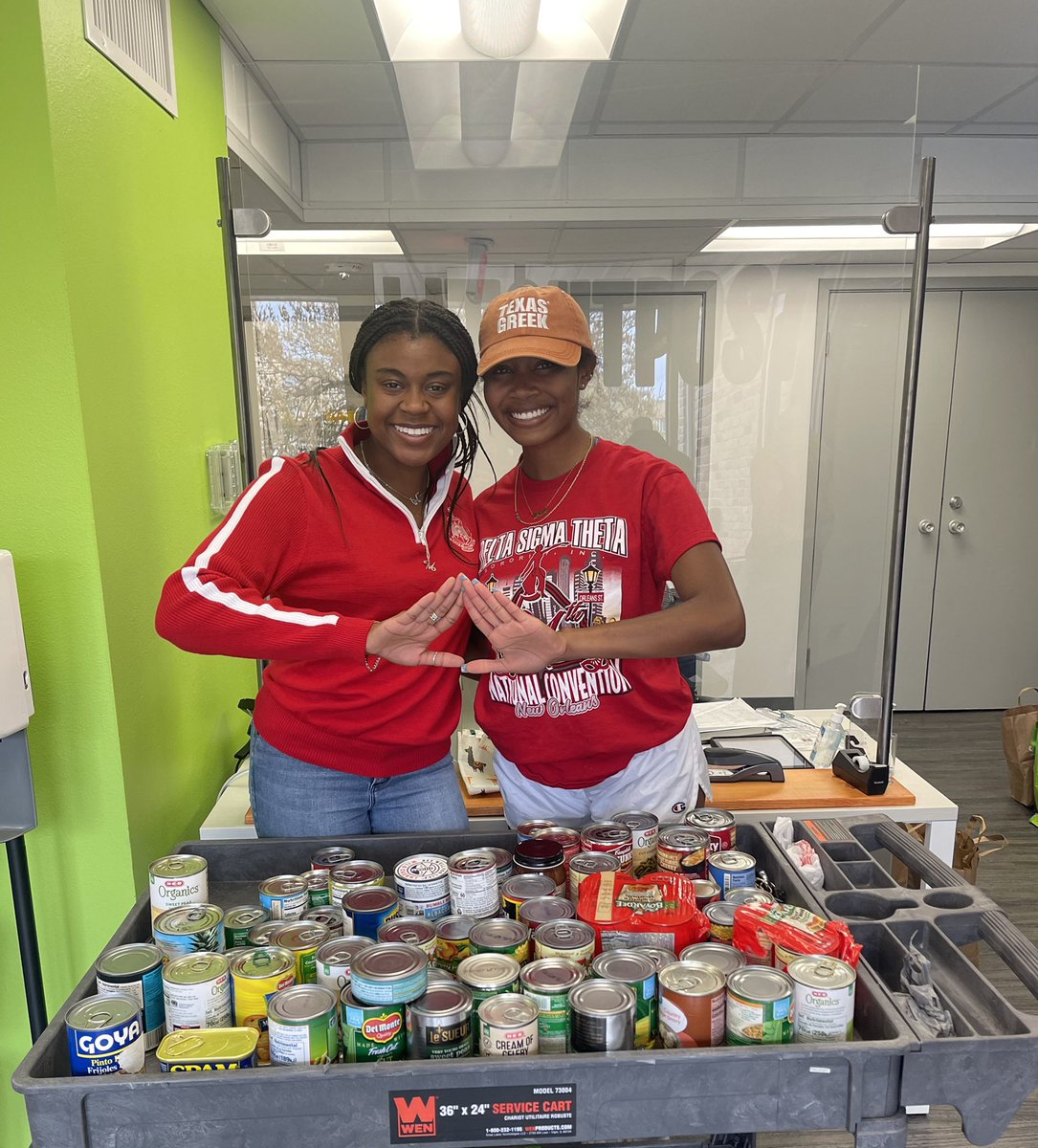 TexasDeltas's tweet photo. This weekend Epsilon Beta celebrated our Charter Day. To celebrate 62 years of service, we donated to the UT Outpost to give back to the community that has supported our chapter! ❤️ #EB4L #DeltasDonate https://t.co/2GyV33gHyY