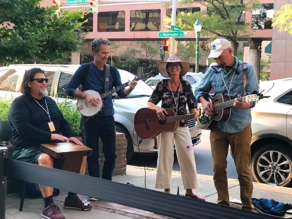 ₕₐᵣₘₒₙᵢ𝒸 Dᵢᵣₜ! Fᵣₑₑ ₛₕₒ𝓌 🎼 <a href="/buried_acorn/">Buried Acorn Brewing Co.</a> on Fri. 4/1 from 6-9 pm