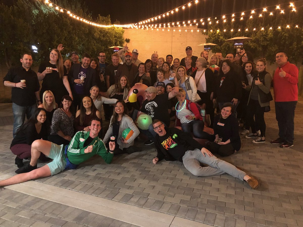 Taralson's tweet image. Hey #FlipgridFever fam just sending out some ✌🏻 and 💚 to y’all! Team @Flipgrid has your back, always!