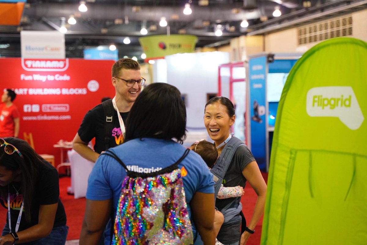 Taralson's tweet image. Hey #FlipgridFever fam just sending out some ✌🏻 and 💚 to y’all! Team @Flipgrid has your back, always!