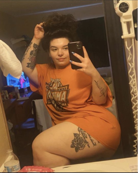 Watch 𝑫𝒆𝒃𝒃𝒊𝒆𝒆𝒆 😜's leaked NSFW photo on TwXstars