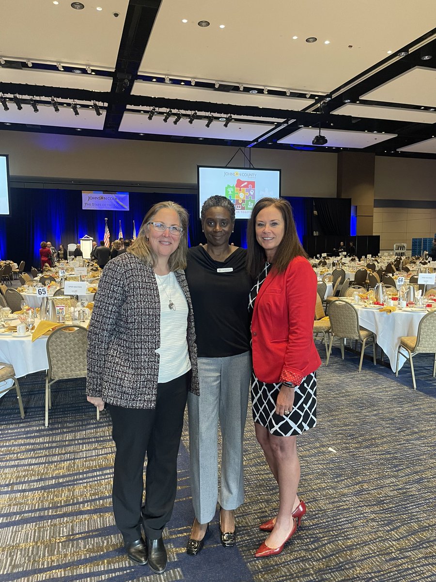 michellesinclaw's tweet photo. Thankful for our @theSMSD Leaders! Happy to see them at the State of the County address with Chairman Eilert! https://t.co/UMmbKbx0BB