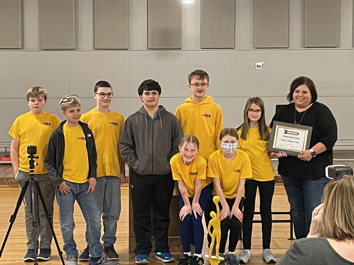 Congratulations to <a href="/WahooRobotics/">Wahoo Robotics (Wahoo Public and Cavalry Robotics)</a> on being awarded the George Beadle Award at the annual Wahoo Chamber of Commerce banquet! So proud of this group!! #GoWahooBlue #RollCavs #ExcellenceEverywhere