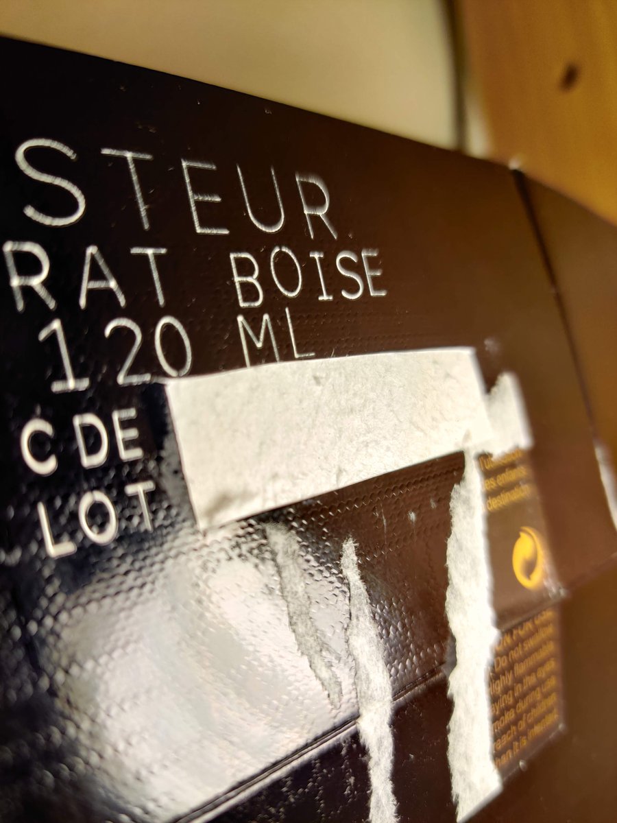 paszthytamas's tweet image. Why does a retailer scratch out the #batchcode from a #fragrance bottle or box? I've ordered a #mancera Cedrat Boise like this. It seems original, I just don' get why it's scratched out by hand either from the box and the bottle. On the box I peeled off the sticker (before/after)