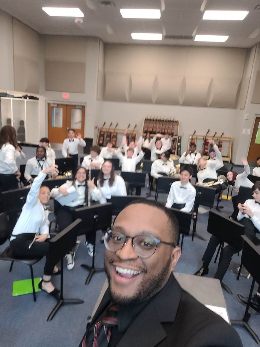 MarkhamWoodsMS's tweet photo. Symphonic band gearing up for our Pre-MPA performance. https://t.co/FthMSz9N0s