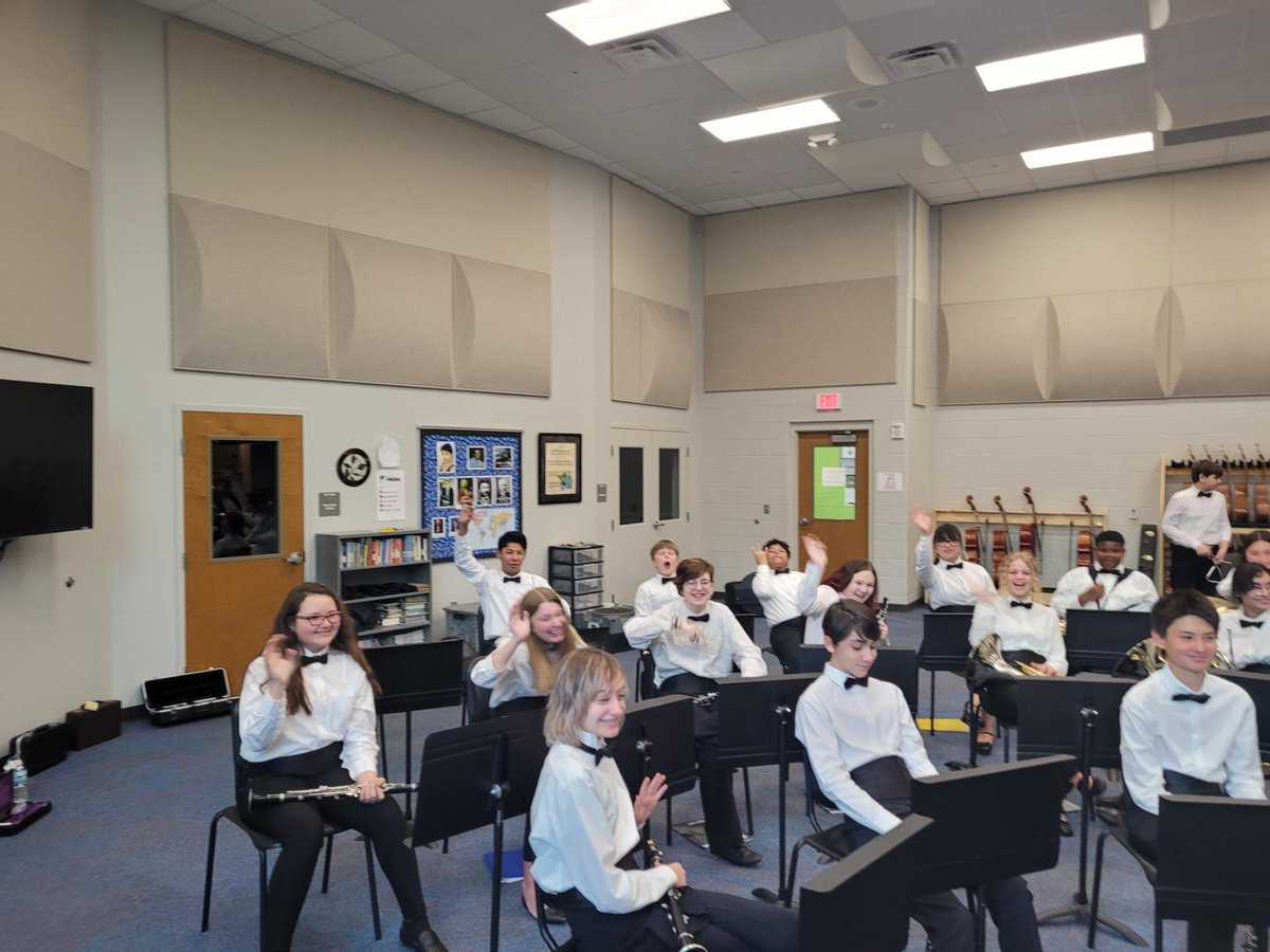 MarkhamWoodsMS's tweet photo. Symphonic band gearing up for our Pre-MPA performance. https://t.co/FthMSz9N0s