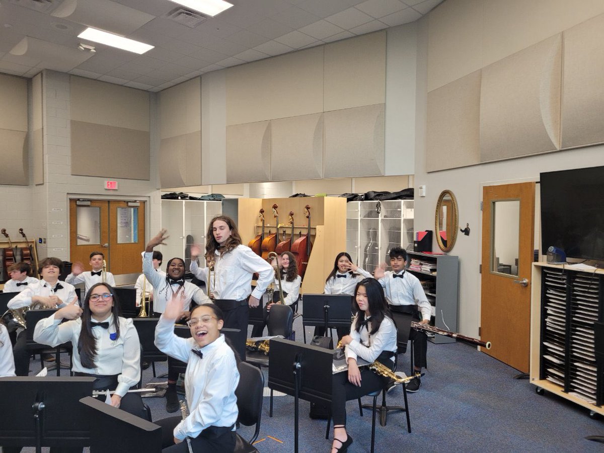 MarkhamWoodsMS's tweet photo. Symphonic band gearing up for our Pre-MPA performance. https://t.co/FthMSz9N0s
