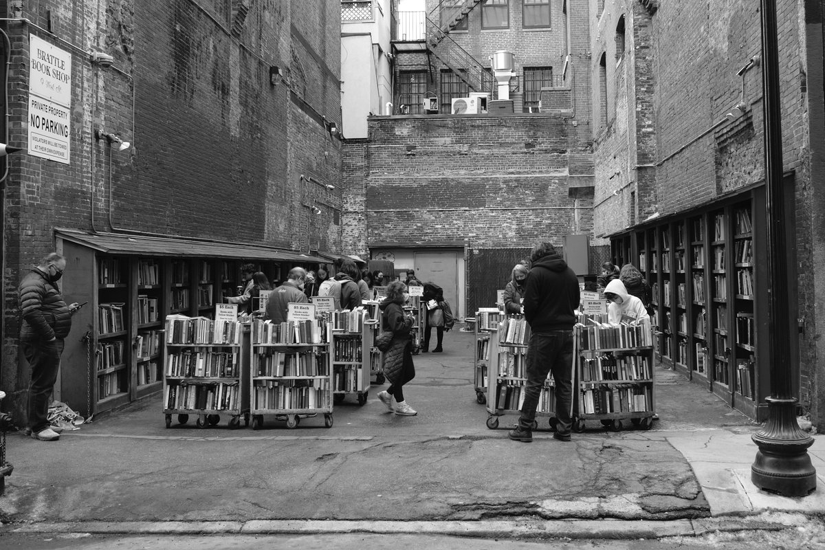 sauravrt's tweet image. Living streets #streetphotography