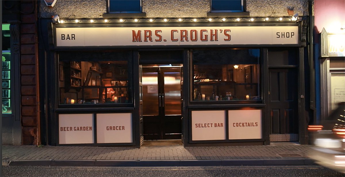MrsCroghsBar's tweet photo. Drop in to Lar Corbett's revamped Mrs Crogh's Bar &amp; Beer Garden on the road to Semple Stadium this weekend.

The Hurling League Finals return to #Thurles this Saturday with two great battles in store for #GAA Fans!

https://t.co/HivUnBFSN6 🍹🎸⚡️ https://t.co/mtGOzN4QN7