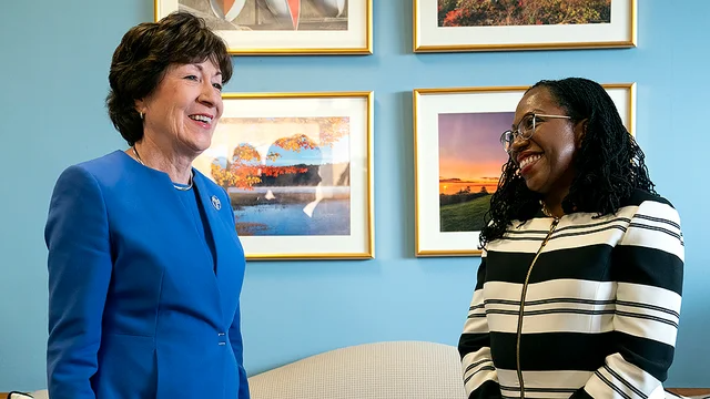 howardparmet's tweet photo. Who cares.  I wouldn't trust get as far as I could throw her!RT @thehill: JUST IN: Susan Collins to make Supreme Court decision "relatively soon" https://t.co/Gc3Ev2nbAK https://t.co/dgUqdiHH0V