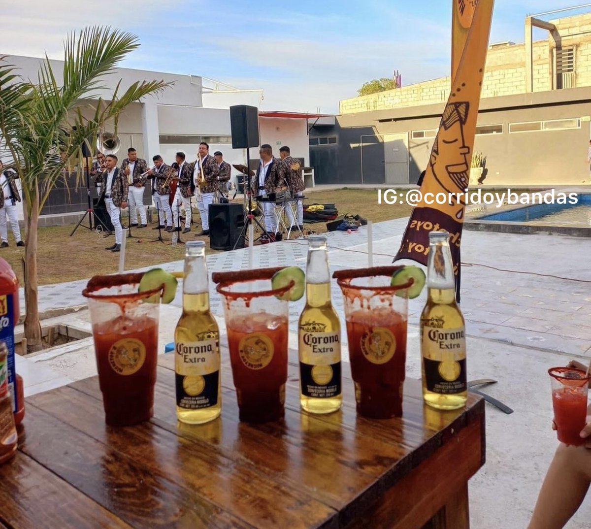 corridosybandas's tweet photo. Unas cervecitas escuchando la banda y se te reinicia la vida https://t.co/lZa3qFXD68