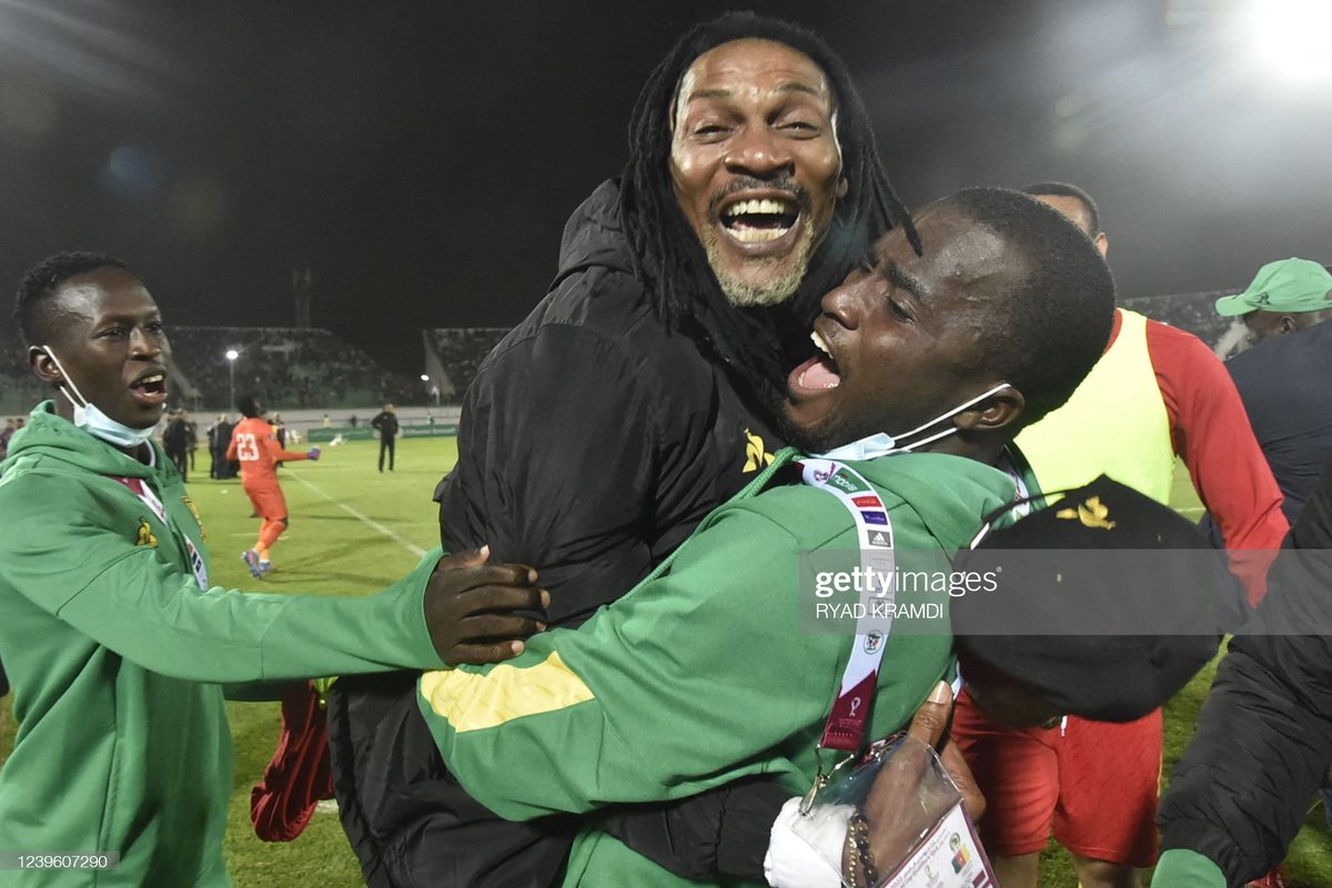 cfootcameroun's tweet photo. «DANS LE MONDE ENTIER, QUI NE CONNAIS PAS LES LIONS INDOMPTABLES DU CAMEROUN ?»
#RoadToQatar2022 ✈️🇨🇲 https://t.co/rZACUu4YNi
