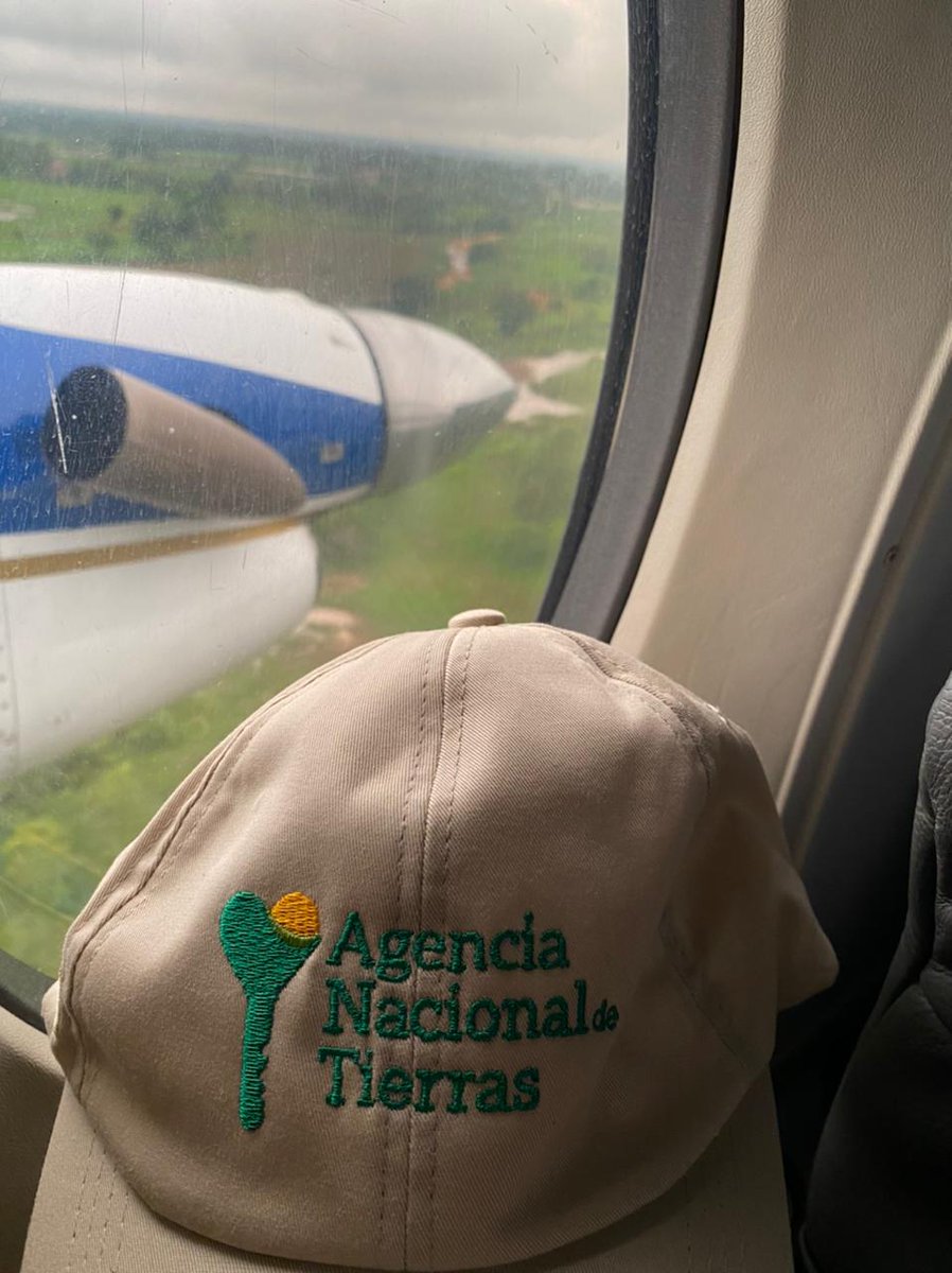 AgenciaTierras's tweet photo. Desde la @AgenciaTierras entregamos cuatro servidumbres derivadas de actividades de utilidad pública e interés social reguladas sobre predios baldíos de la Nación, a la empresa Mineros Aluvial S.A.S. BIC, en El Bagre, Antioquia.

#EsConHechos 🇨🇴 https://t.co/VQdBtGD3Pn