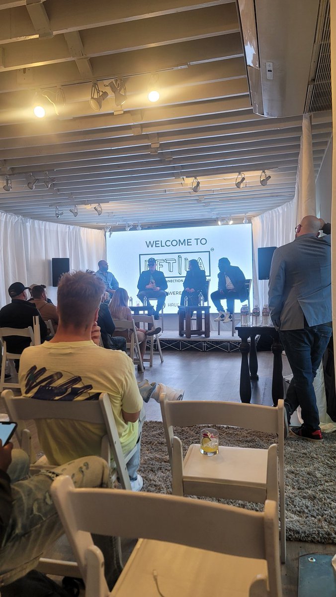 #NFTLA2022 is going great. At the #hausofmeta looking for projects.