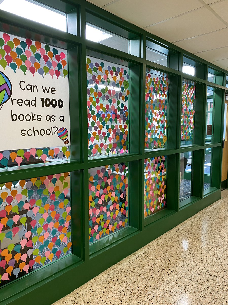 MrsRiceReads's tweet photo. Gators are less than 100 books away from meeting our challenge of reading 1,000 books this week…and it’s only Tuesday!! #CelebrateReadingWeek @GuilfordEle https://t.co/xmHN09RZKk