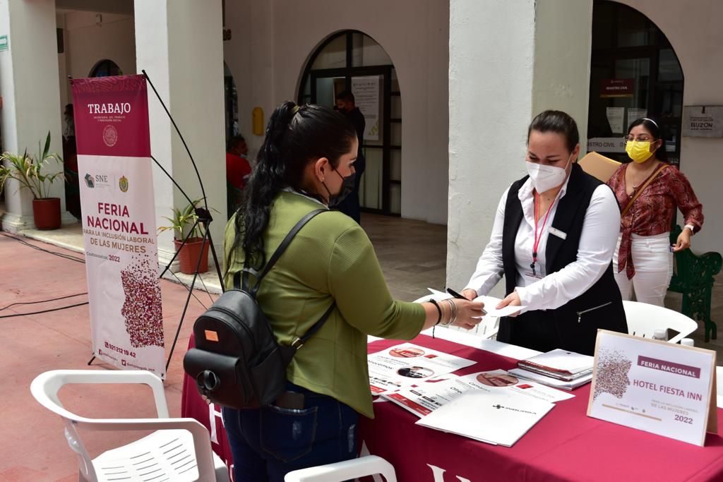 ¡Cumplimos!
En este mes nos acercarnos a prácticamente todas las sedes del #SNEVeracruz con las Ferias Nacionales para la Inclusión Laboral de las Mujeres.
Hoy desde #Coatzacoalcos nos acompañó el Secretario <a href="/SoyGuillermoFS/">Guillermo Fernández</a> y el Alcalde <a href="/CruzMalpica/">Amado J Cruz Malpica</a>.