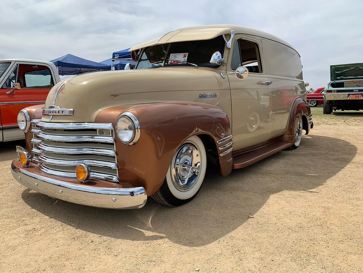 SpeedwayMotors's tweet photo. Rockabilly Bash in Arizona this past weekend. Which ride was your favorite?

#rockabillybash #hotrid #classiccar #builtwithspeedwsymotors https://t.co/tPXZqBfCmm