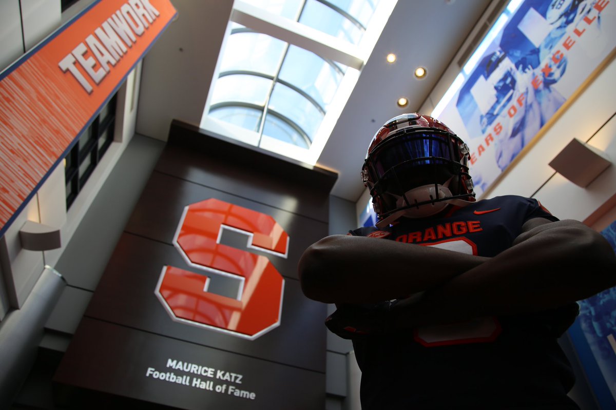 MohammedKelleh8's tweet photo. I had an amazing visit at Syracuse. Loved the campus and the facilities can’t wait to come back.@CoachAhmadCuse @CuseFootball  @coachnj_monroe @coachmarkchs https://t.co/xBeq7wSUR1