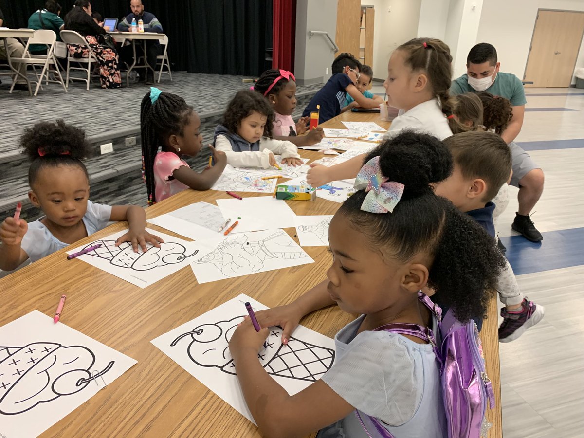 eyeonliteracy's tweet photo. @McWhorterES Pre K registration is off to a fast start! Parents and kids alike are ready for school! @DrChapmanCFBISD @CFBISD #MCWGameOn https://t.co/9msRCWrglt