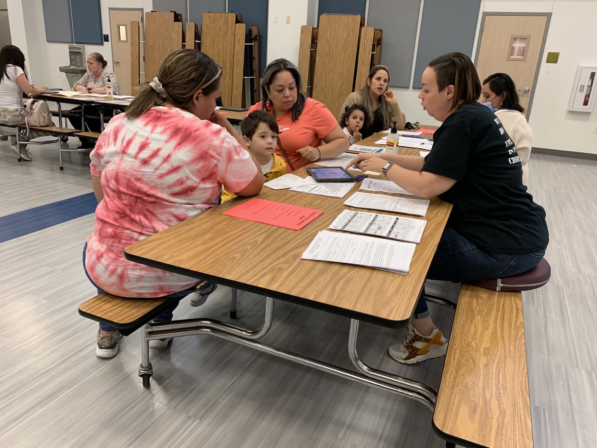eyeonliteracy's tweet photo. @McWhorterES Pre K registration is off to a fast start! Parents and kids alike are ready for school! @DrChapmanCFBISD @CFBISD #MCWGameOn https://t.co/9msRCWrglt