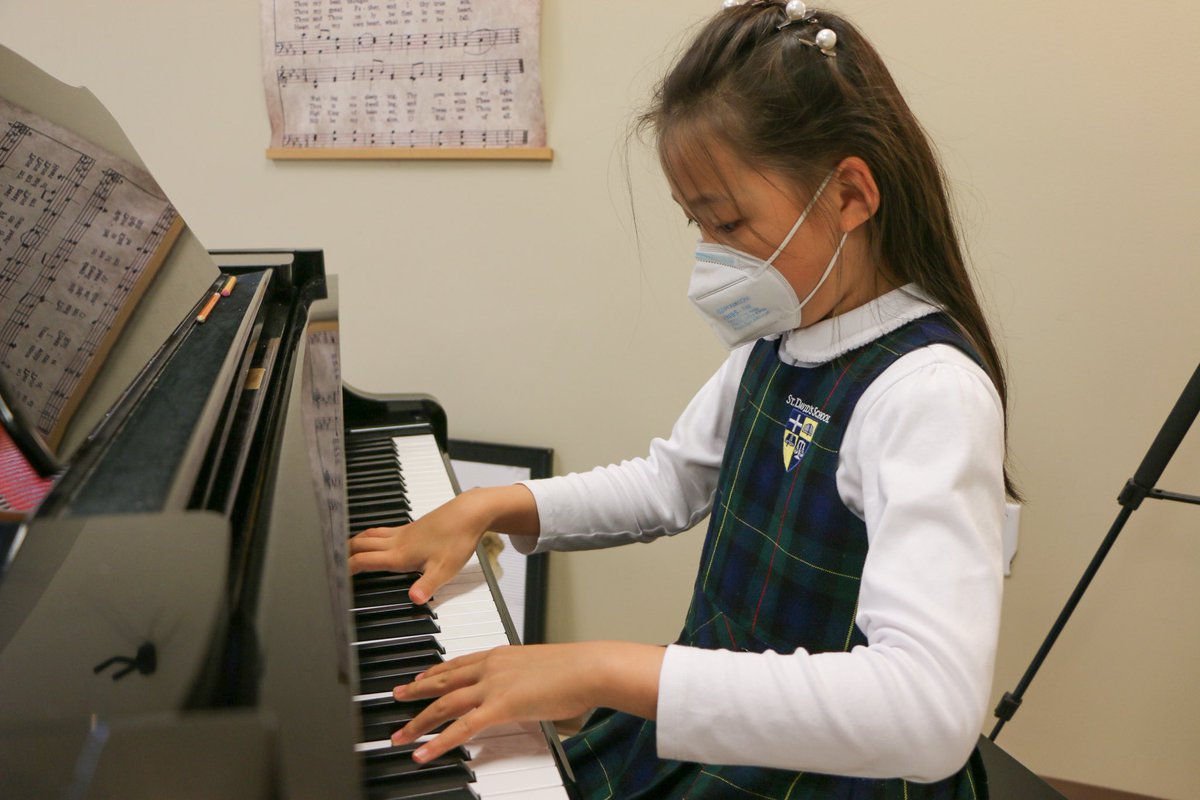stdavidsschool's tweet image. Happy #TunesdayTuesday // Congratulations are in order for our own Jacqueline ’30 on her accomplishments in the 2022 Young Artists Audition competition over the past weekend. She won 1st place in 3 categories! She is SHARP. #sdsw