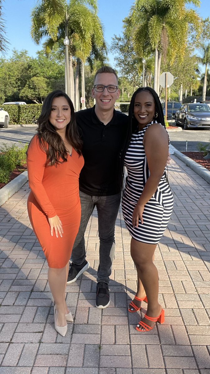 SarahBekeletv's tweet photo. The central team!! (minus Lauren) https://t.co/0fNSSO2p10