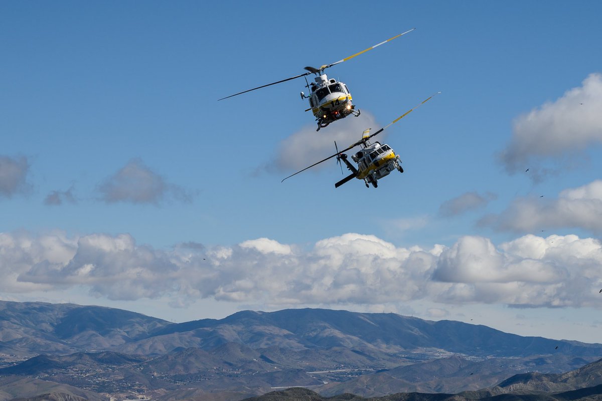 DaveMillsPhoto's tweet photo. Beautiful day to photograph Helicopters.
👇
IG | davemillsphoto
FB | davemillsphoto2015
Twitter | davemillsphoto
https://t.co/WlsTbg0IEU
https://t.co/ZiGpHJq2jB
https://t.co/J6xKe1geNo
#lacofireairops
#lacountyfd
#lasdhq
#creatnomatterwhat
#Firefightersposts https://t.co/78WSq54k5j