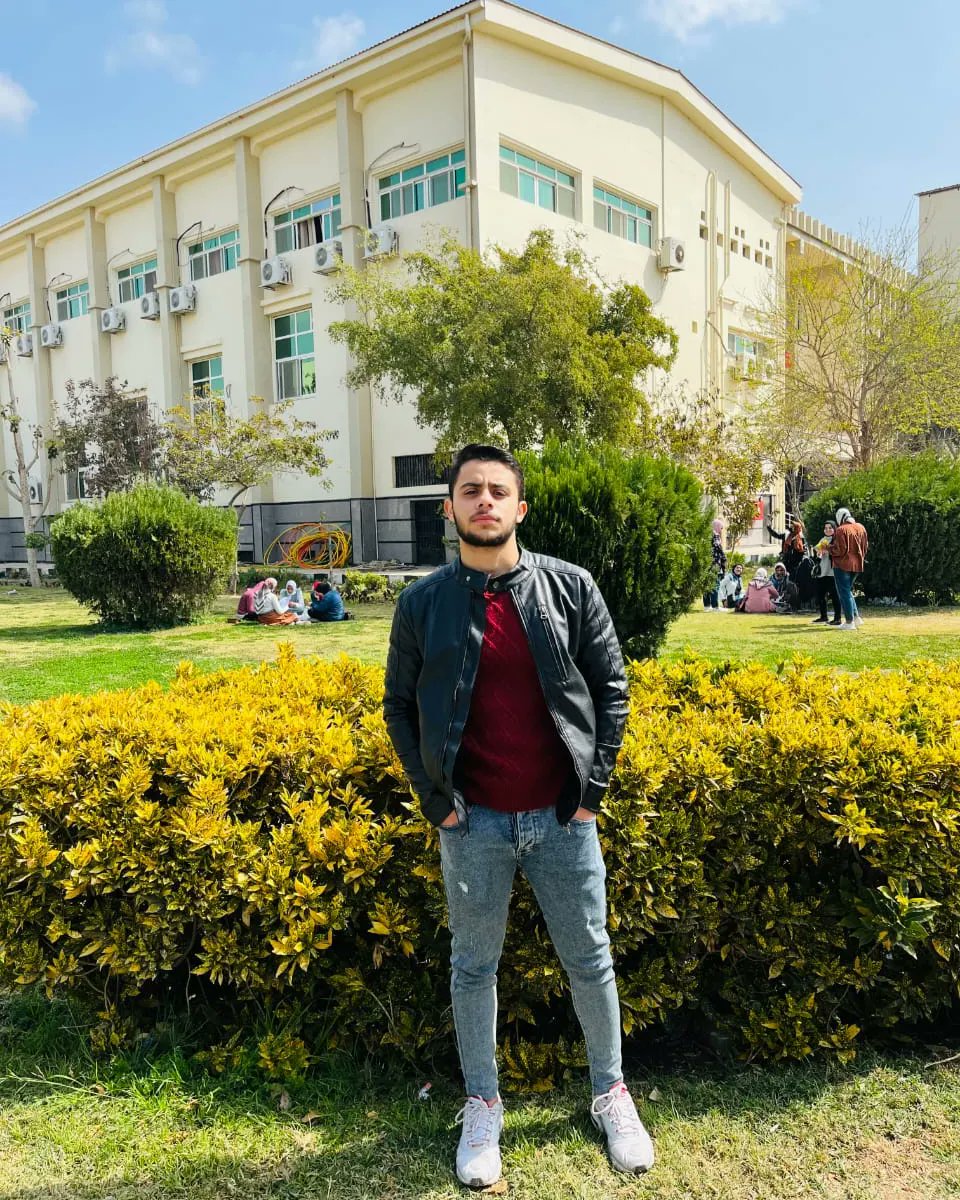 Elsaka48021697's tweet photo. سأظل اناديك براحتي❤️🥀 https://t.co/KBPk1Y7d8G