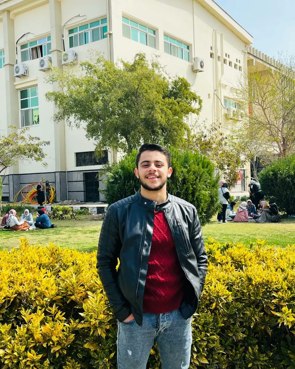 Elsaka48021697's tweet photo. سأظل اناديك براحتي❤️🥀 https://t.co/KBPk1Y7d8G