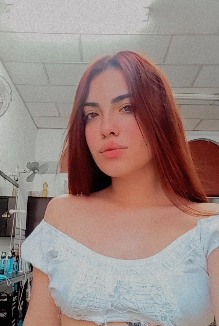 laleelax's tweet photo. la blusa es azul si la ves blanca es porque t gusto🙈 https://t.co/WtzWuQtib6