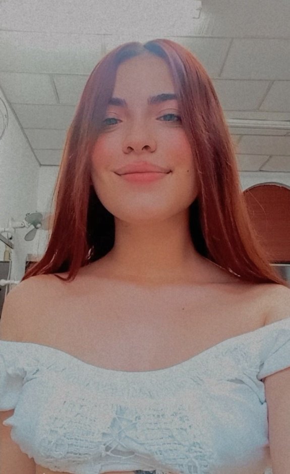 laleelax's tweet photo. la blusa es azul si la ves blanca es porque t gusto🙈 https://t.co/WtzWuQtib6