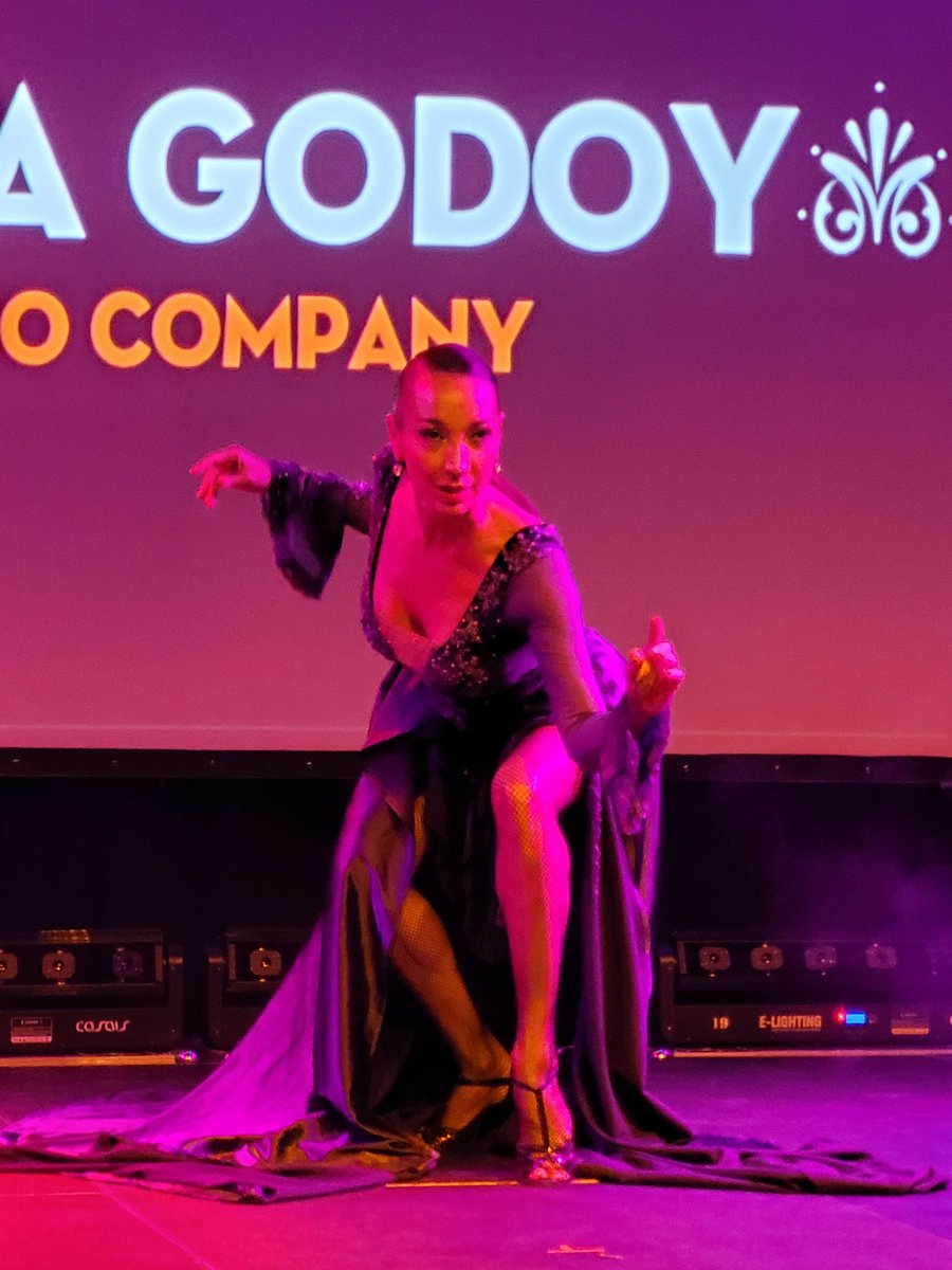 _fonta's tweet photo. Mora Godoy y su Tango Company ovacionados por el público de #ZitroExperience por @Zitrogames @moragodoytango https://t.co/c2MaClh90E