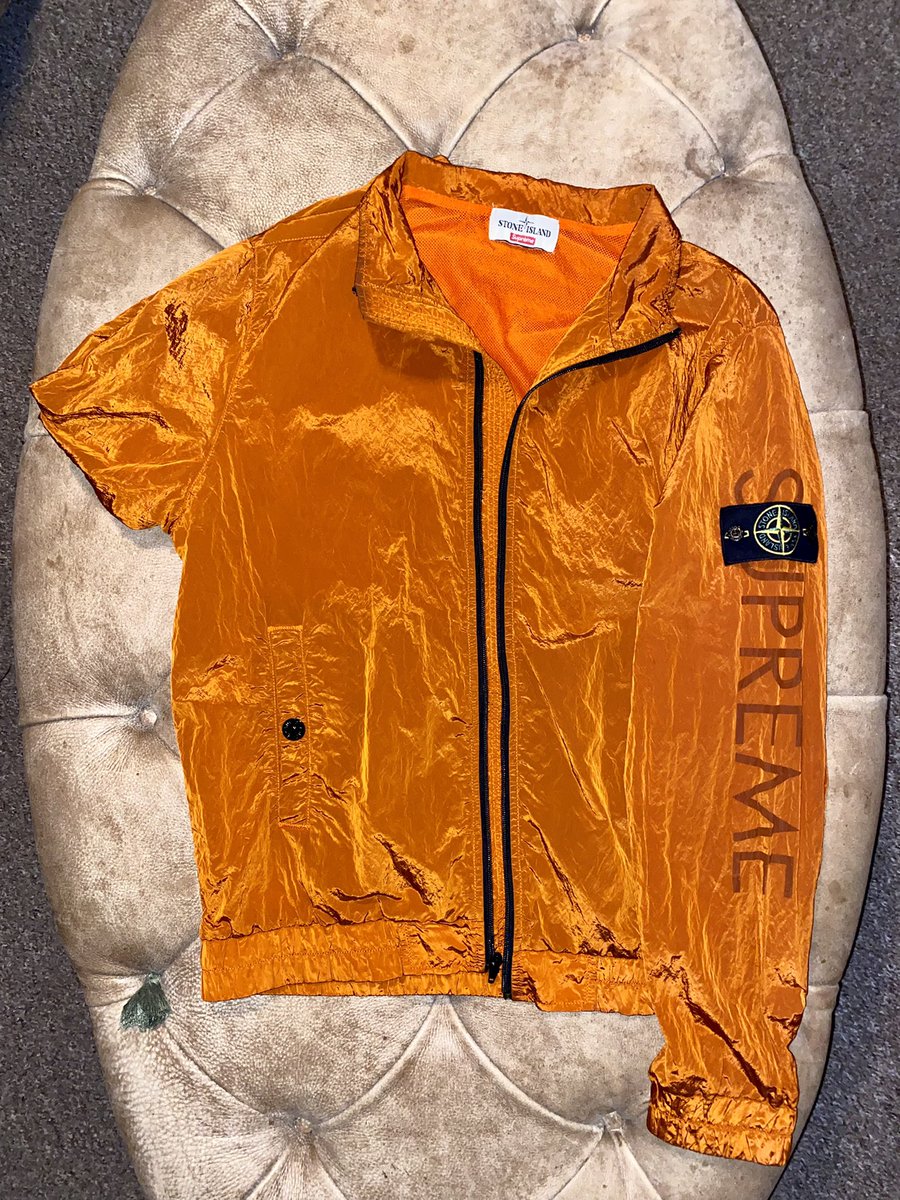 C_W_O_L's tweet photo. 🇮🇹Stone Island x Supreme Nylon Metal🇮🇹

2016 spring/summer release of the Supreme x SI Nylon Metal track top, you’ve got to love the depth of colour and shimmer achieved throu Stone Island’s unique overdoing process (flash on-flash off)#stoneisland #supreme #cwol #casualwayoflife https://t.co/fxH7Qs8aTY