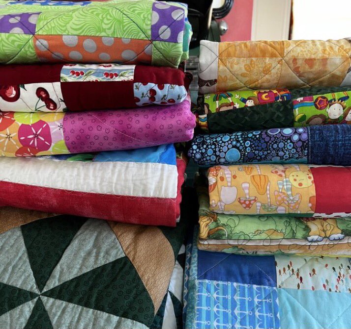 I love this one. @carolyn_weil’s quilting group has finished 51 quilts that will go to Ukrainian refugee children when they arrive here in America. Thanks, Carolyn & team! #LongLiveUkraine