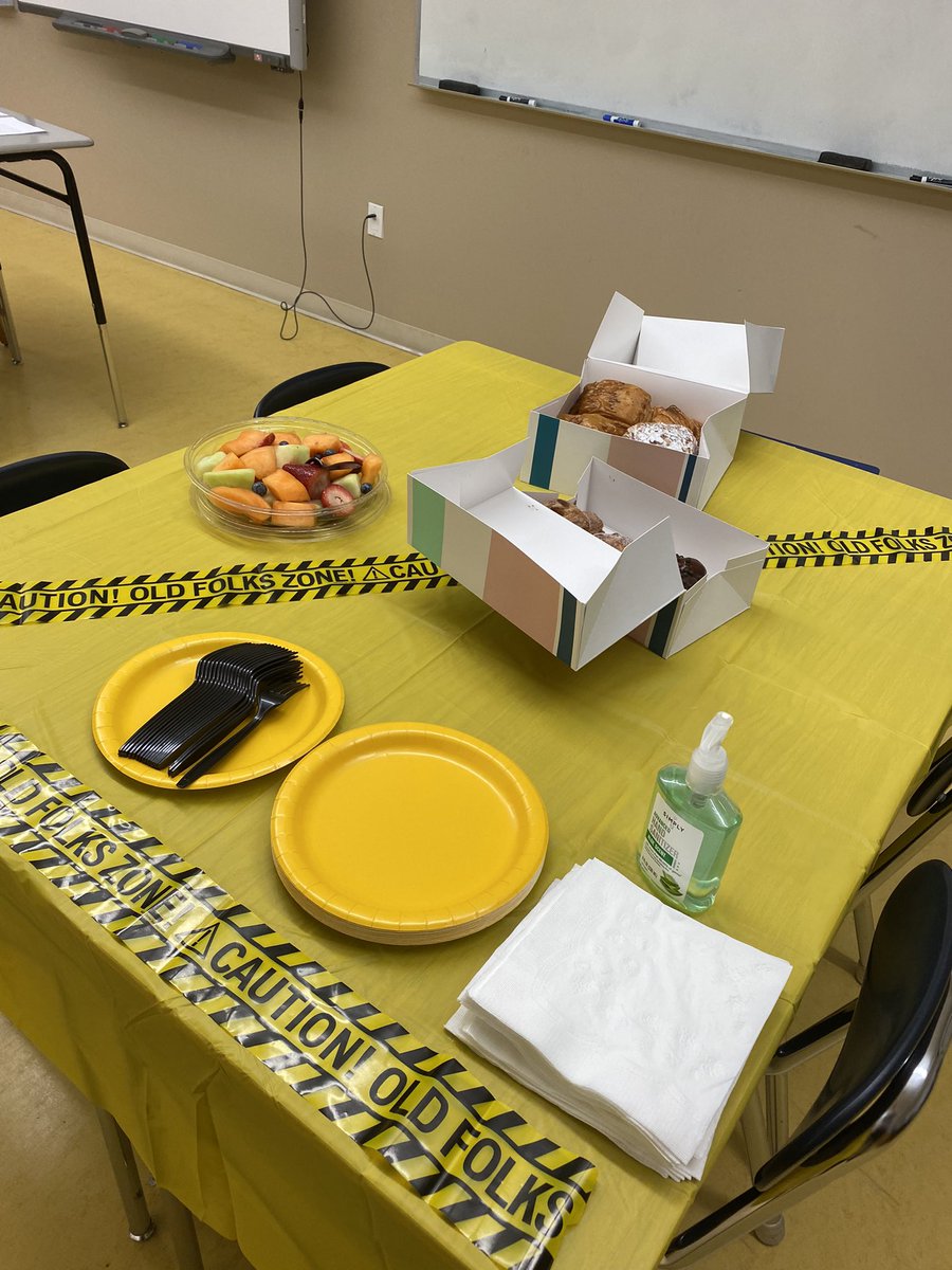 BurnsideMath's tweet photo. Celebrating @mazzoni_bhsβs birthday + 2 days. ππ#nerdhall https://t.co/S0IzYKoFrH