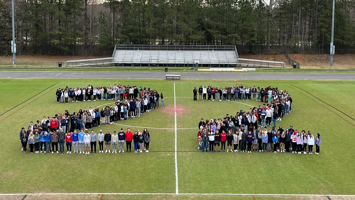 Look at our Senior class! Seeing the MCHS Class of 2022 together on the field was a super special moment. Going to make sure they finish their high school careers strong! <a href="/mchsmustangs/">Middle Creek HS</a> #StrongStable