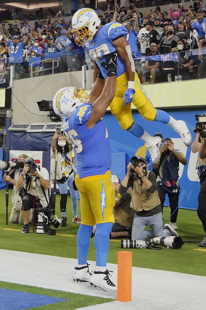 PFF_Chargers's tweet photo. Austin Ekeler since 2019:

🥇 2,043 receiving yards (1st among RBs)
🥇 18 TDs (1st)
🥇 36 catches of 15+ yards (1st) https://t.co/zPAXkJjBg2