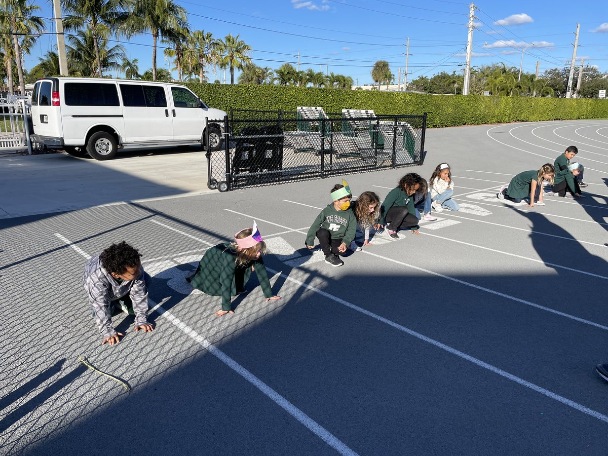 PineCrestAux's tweet image. #PCLowerSchool Ss learn the basic skills of running, jumping, and throwing in the #PCEnrichment program, runjumpthrow - a program created by @usatf. You will also see some of the Varsity @pinecresttrack athletes helping too!
#PCAthletics #PCTrack #PCAfterSchool  #PCPanthers