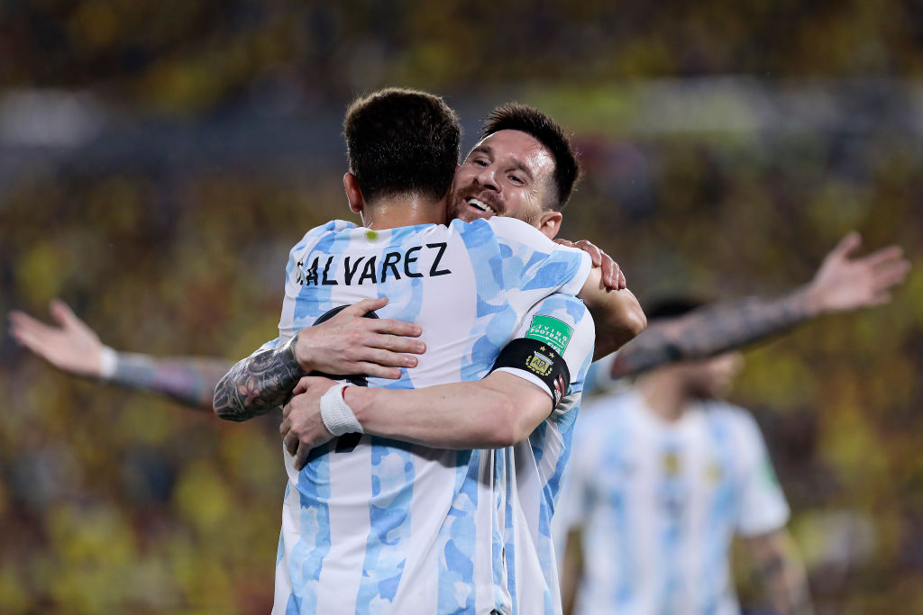 RiverLPM's tweet photo. ABRAZO DE CRACKS 😍🇦🇷 https://t.co/tIQk1E0Gv4