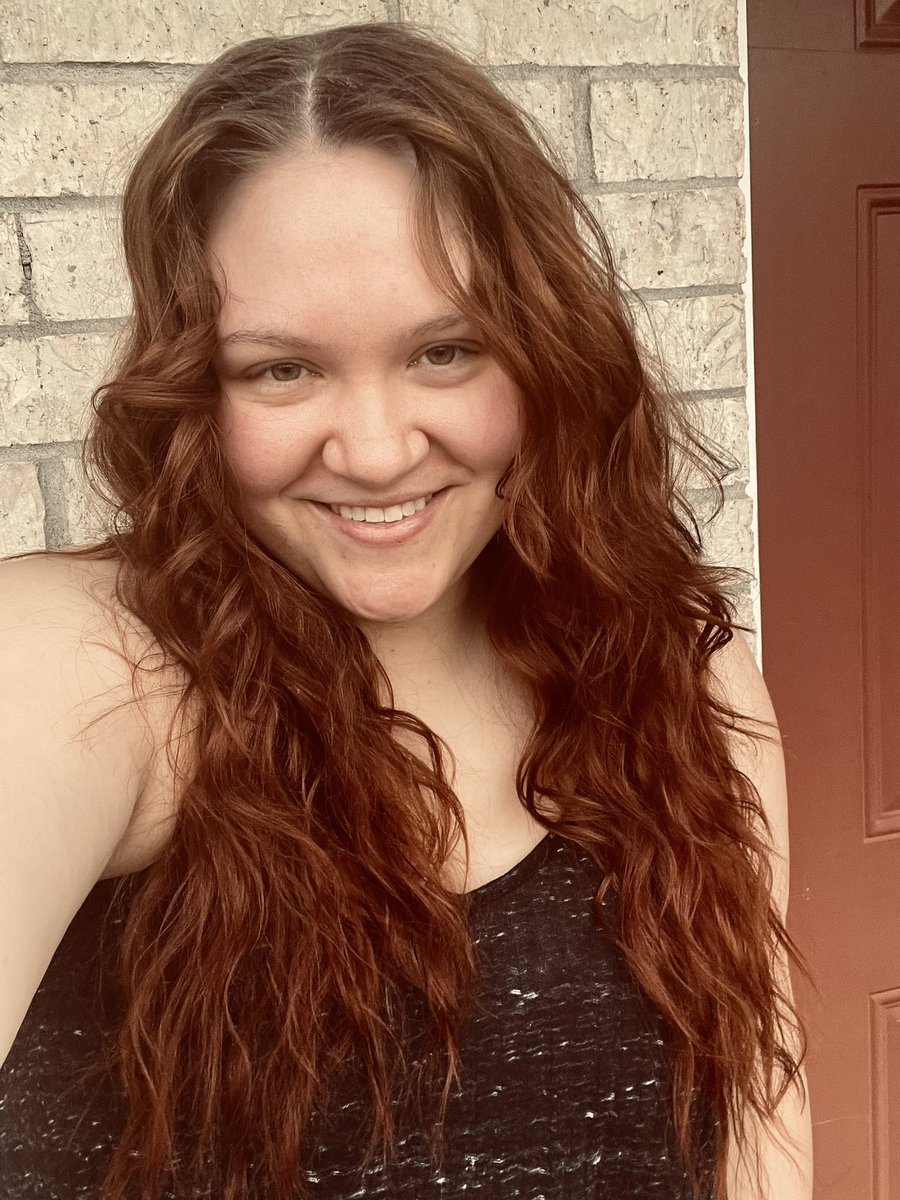 TheKristenKae's tweet photo. I think I’ve almost finally achieved my dream hair ✨ that I wanted as a teen. If you grew up in years of #HannahMontana, you know what I mean 😉 I always loved #mileycyrus’ long locks 😍 What do y’all think??? #longlocks #longhair #gorgeouslocks #hair #wavyhair #dreamhair https://t.co/0IpDqxP2xk