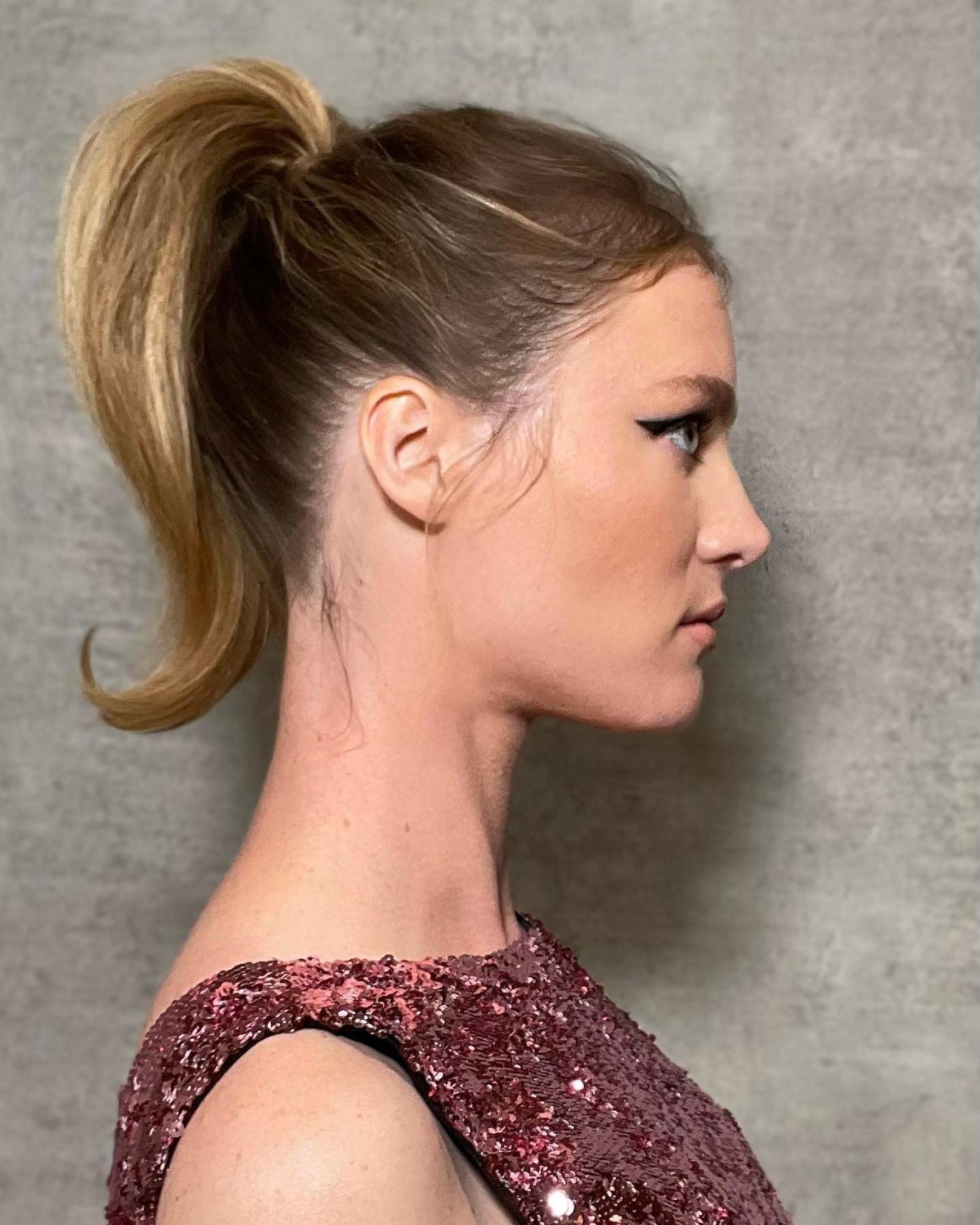 Mackenzie Davis Fan on X: "🔥🔥🔥 Mackenzie via @jennychohair on IG  https://t.co/WoJ11IqnUE" / X